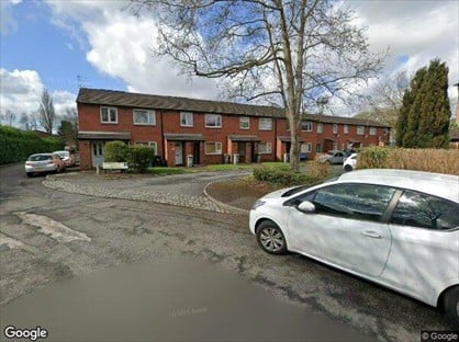 2 Bed Flat, Headingley Drive, M16