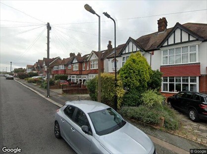 Room in a Shared House, Warren Road, E4