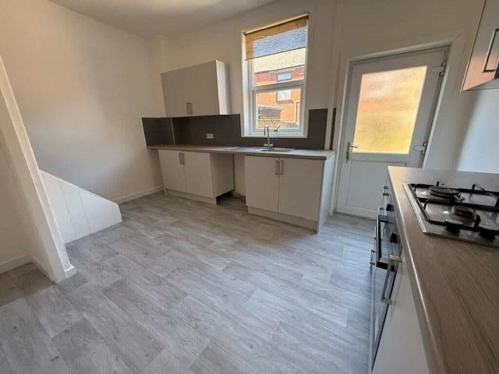 2 Bed Terraced House, Heald St, PR6 – photo 4