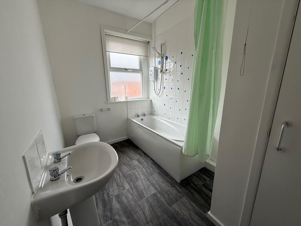 2 Bed Terraced House, Heald St, PR6 – photo 6
