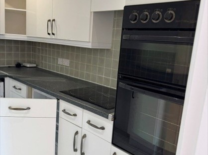 1 Bed Flat, Park Drive, DA3