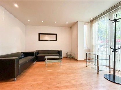 2 Bed Flat, Westferry Road, E14