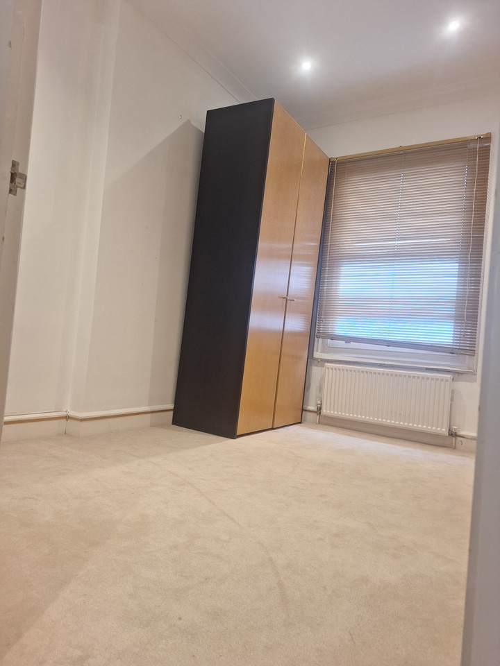 3 Bed Flat, Belsize Park, NW3 photo 4