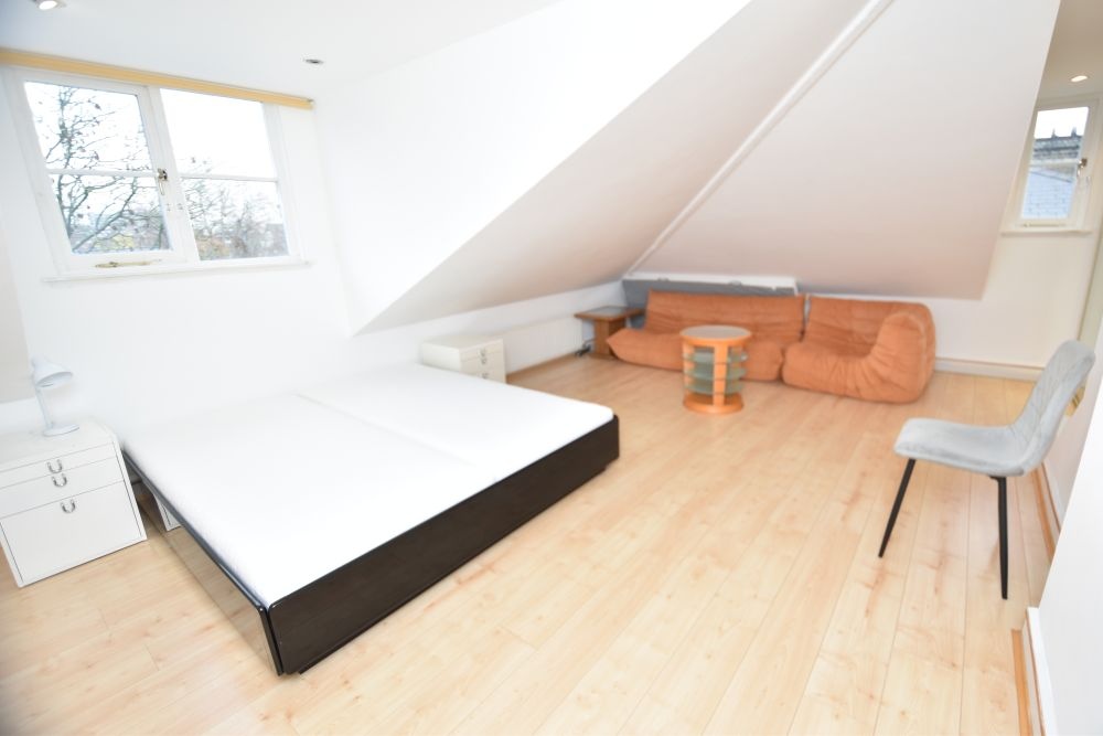 3 Bed Flat, Belsize Park, NW3 photo 5