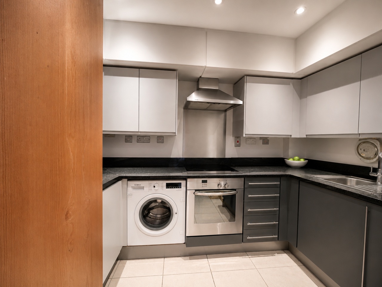 Additional image 10 of 3 Bed Flat, Parliament View Apartments, SE1, N1 7GU