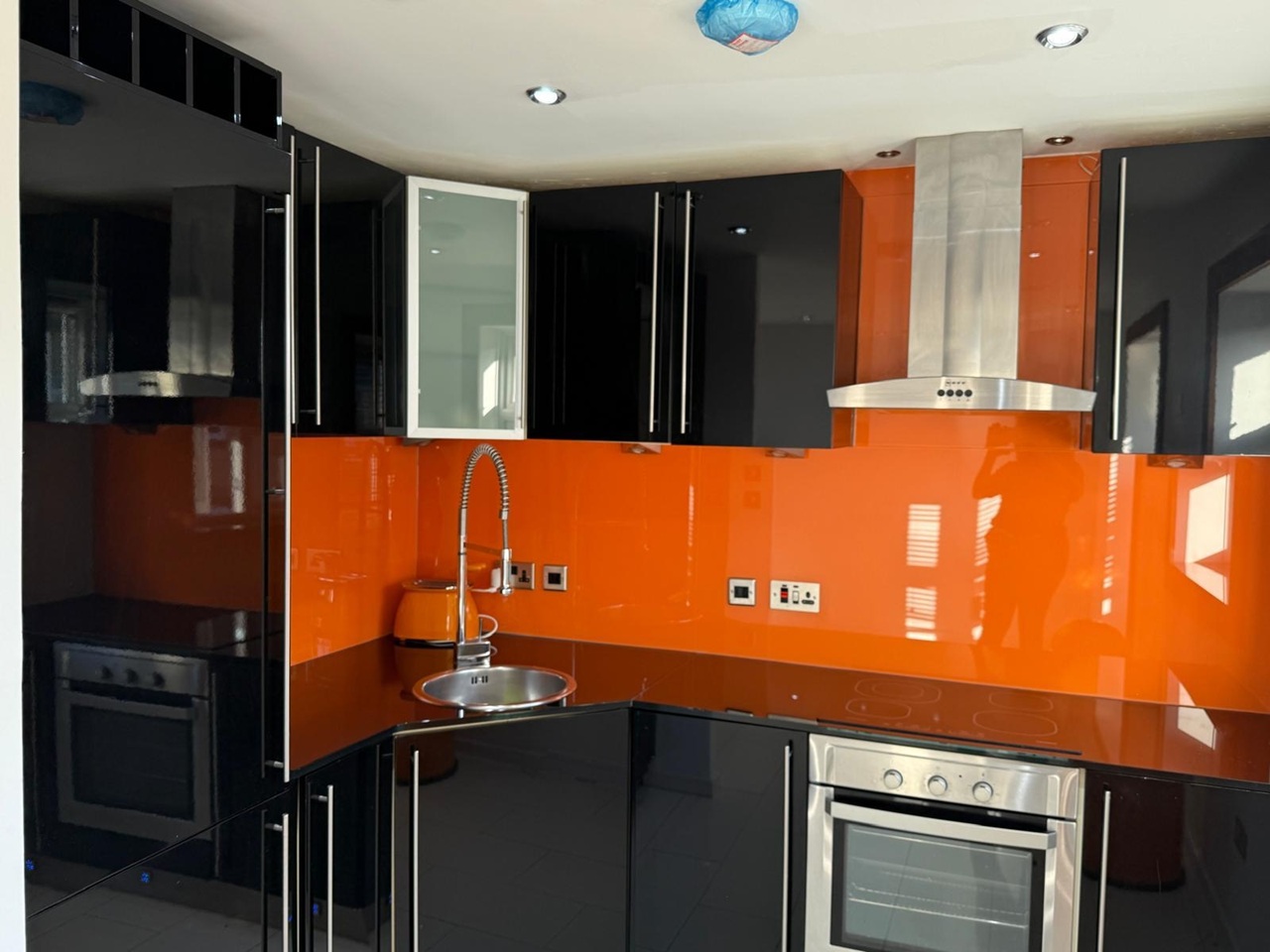 2 Bed Flat, Blake Court, SE16 photo 3