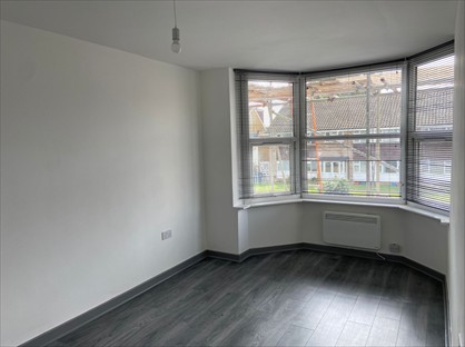 Room in a Shared Flat, Wellington Road South, TW4