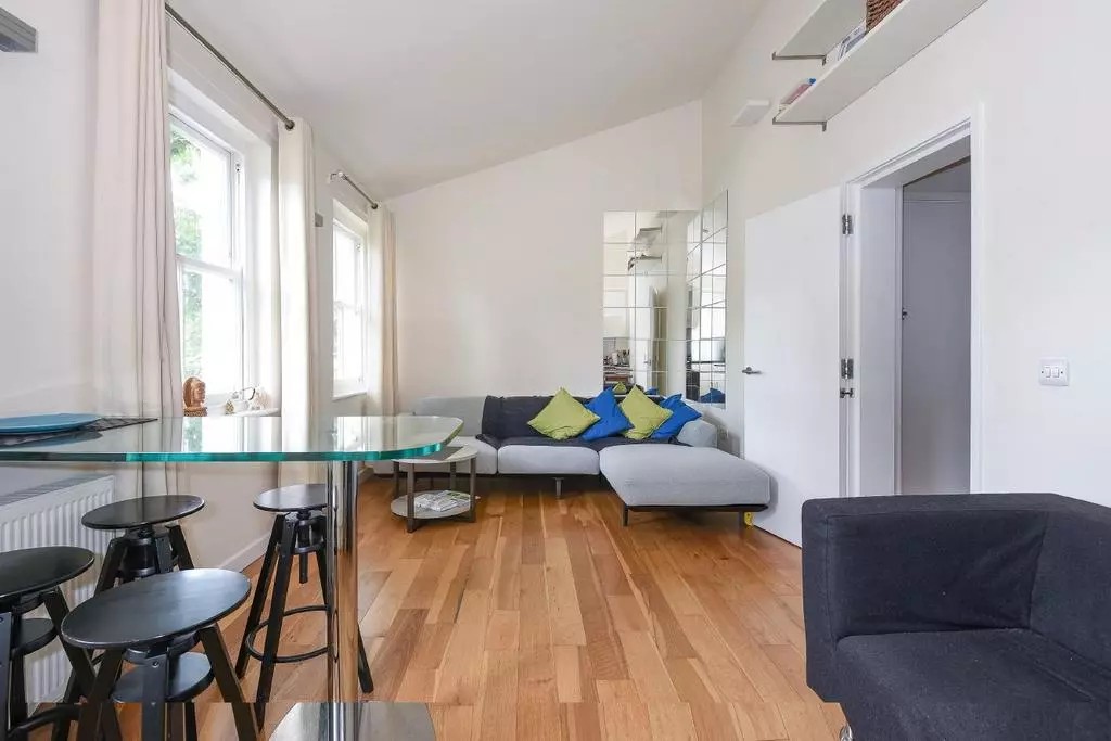 1 Bed Flat, Islington, N7 photo 4