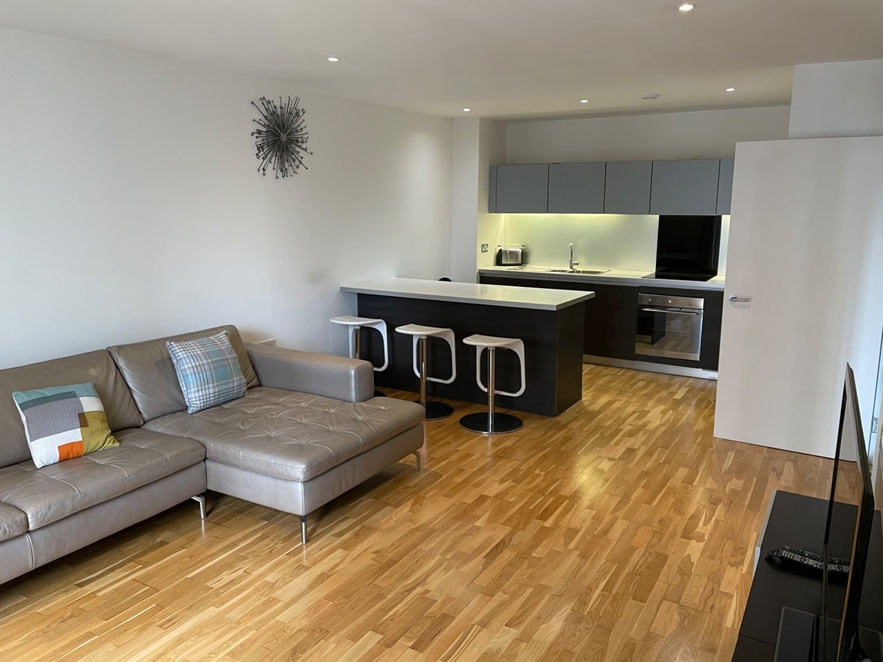 1 Bed Flat, Piccadilly Place, M1