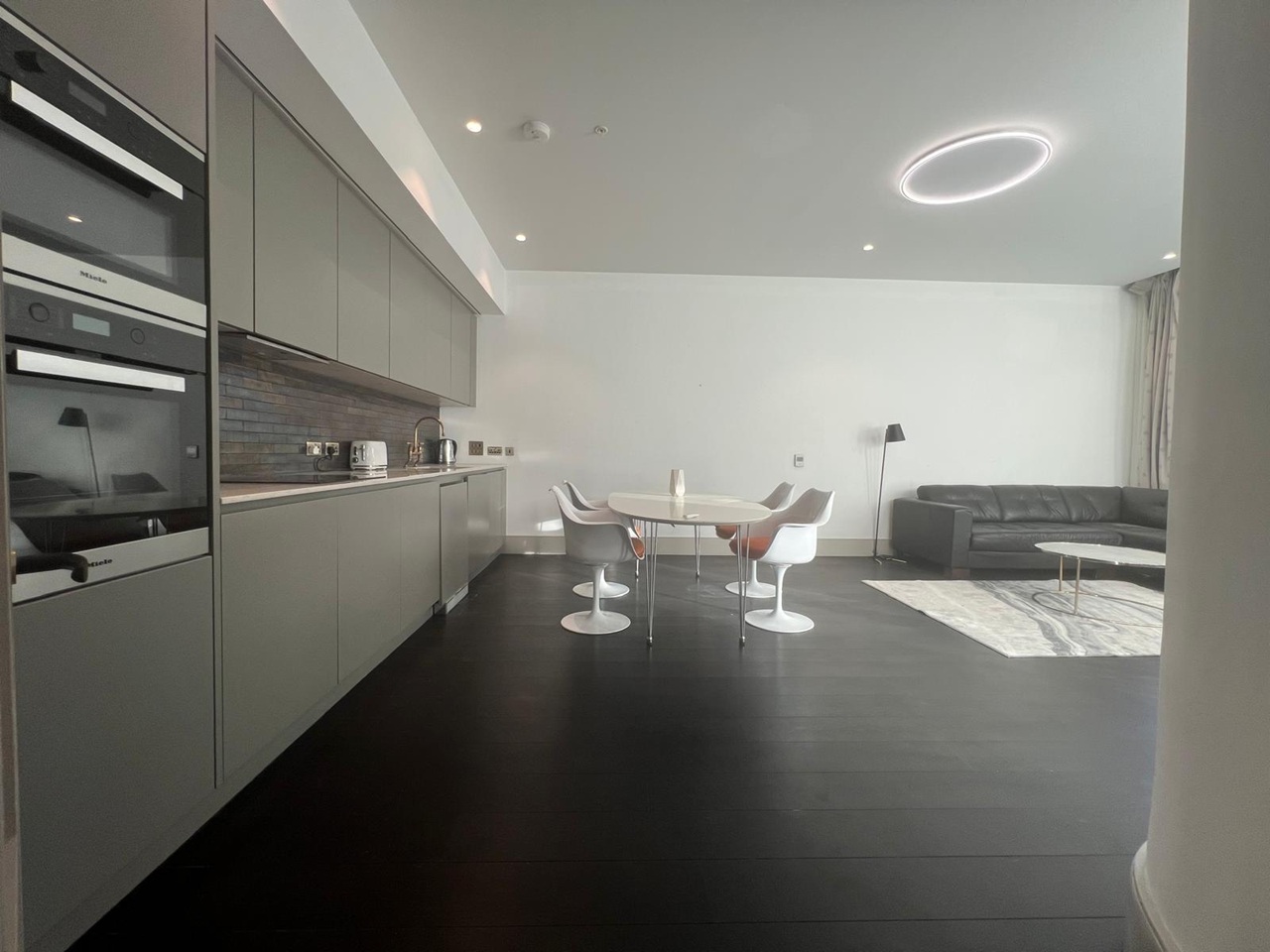 Additional image 3 of 2 Bed Flat, Victoria Street, SW1H, N1 7GU