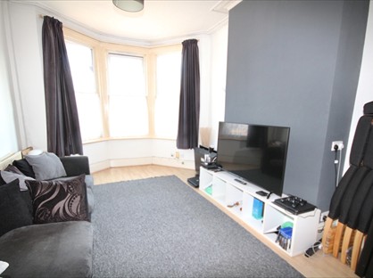 1 Bed Flat, High St, BS11
