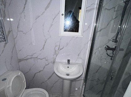 Room in a Shared House, Grays Road, SL1