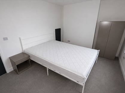 Room in a Shared House, Brooke Street, DY2