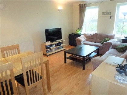 2 Bed Flat, Byegrove Road, SW19