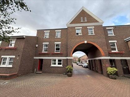 5 Bed Terraced House, Lockesfield Place, E14