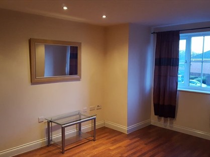 2 Bed Flat, Hyde Road, M12