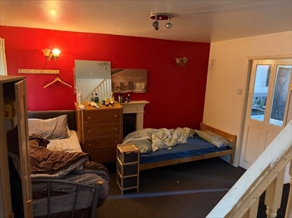 Room in a Shared House, Constable St, M18
