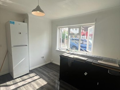 Studio Flat, Gardiner Close, BR5