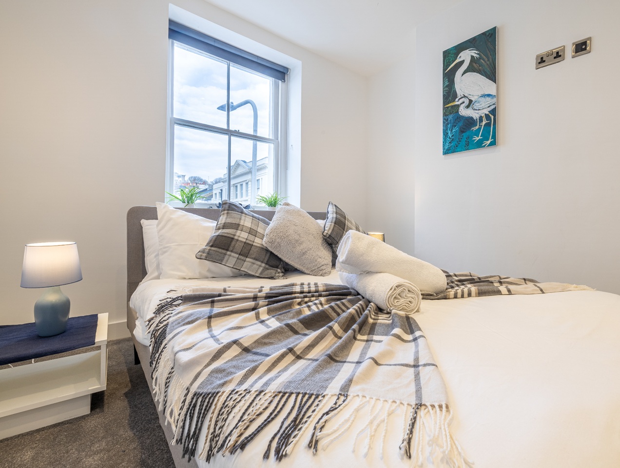 2 Bed Flat, Western Road, BN1