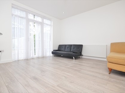 4 Bed Semi-Detached House, Brocket Way, IG7