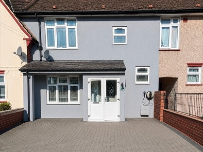 3 Bed Terraced House, Bennetts Castle Lane, RM8