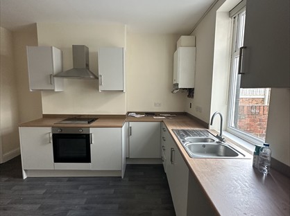 3 Bed Terraced House, Albany St, WF9