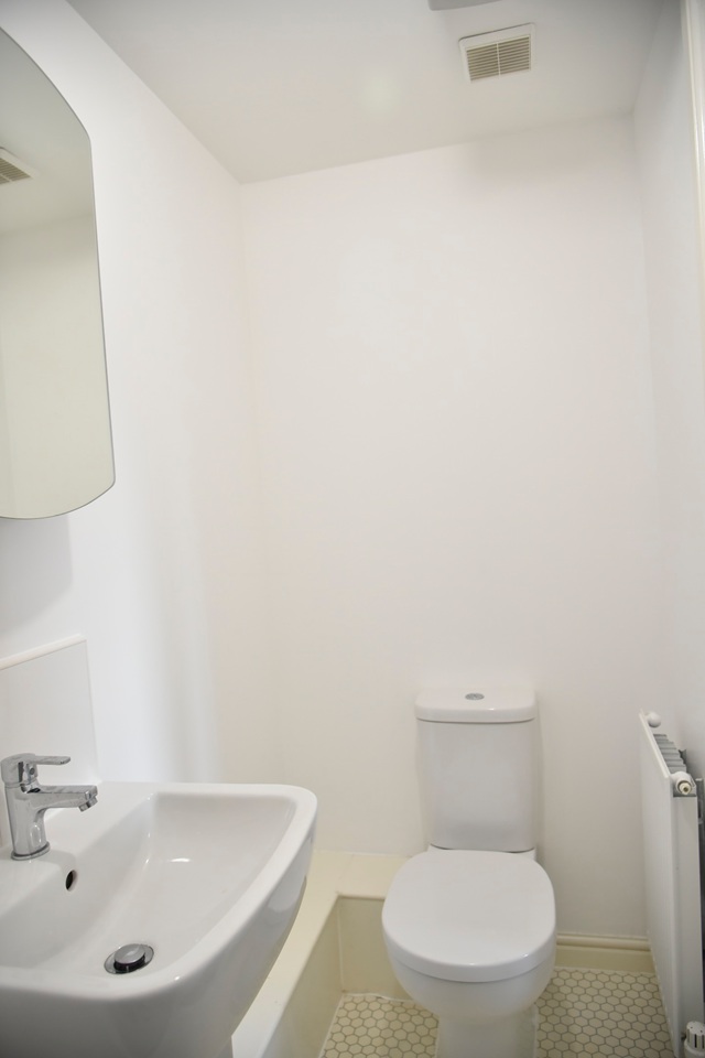 2 Bed Flat, Torwood Crescent, EH12 photo 5