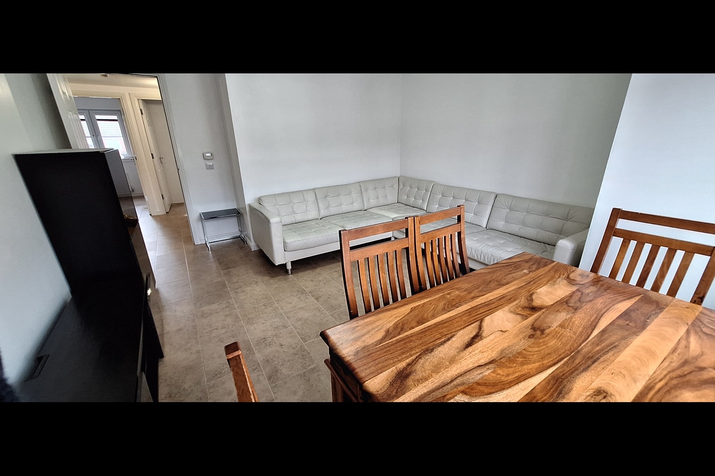 2 Bed Flat, Torwood Crescent, EH12 photo 2