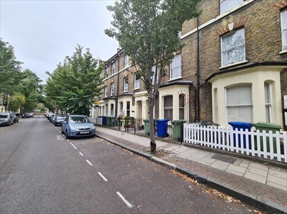 1 Bed Terraced House, Larcom St, SE17