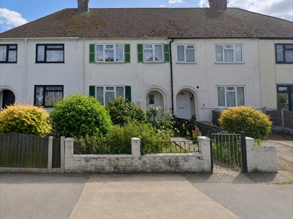 Studio Flat, Church Road, SS7
