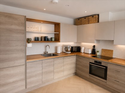 1 Bed Flat, Bell Street, RH2
