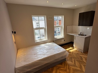 Bedsit, Queens Road, RG4