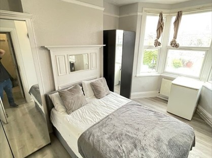 Room in a Shared House, Dowsett Road, N17