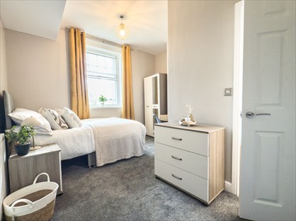 Room in a Shared House, High St, ST5