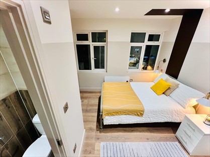 Room in a Shared House, Kingston Road, SW20