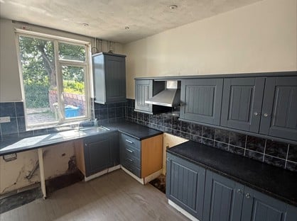 2 Bed Terraced House, Shaw Road, OL2