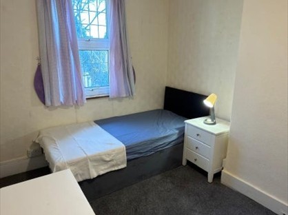 Room in a Shared House, Pemdevon Road, CR0