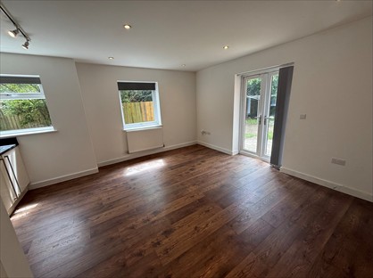 2 Bed Flat, Waterloo Road, SO15