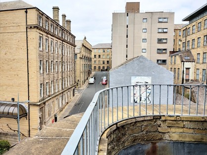 2 Bed Flat, Gallon House, BD1