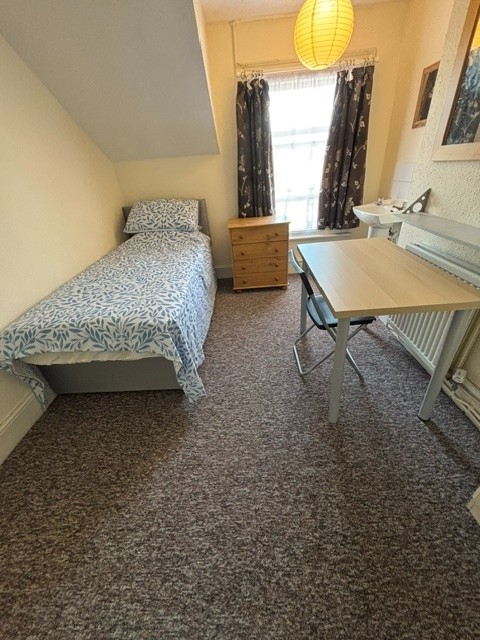 Room in a Shared House, Lorne St, RG1