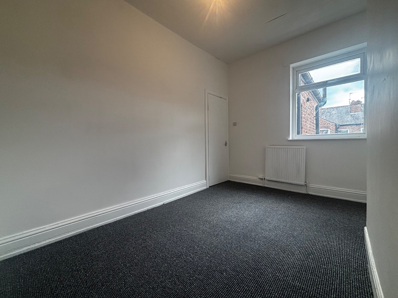 3 Bed End Terrace, Kennedy Road, M5 – photo 10