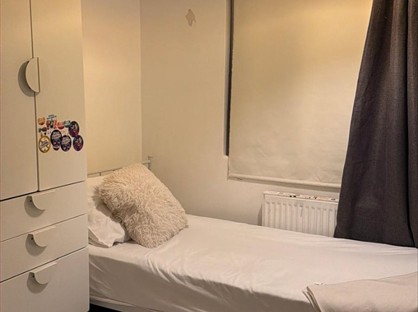 Room in a Shared Flat, Sandham Court, SW4