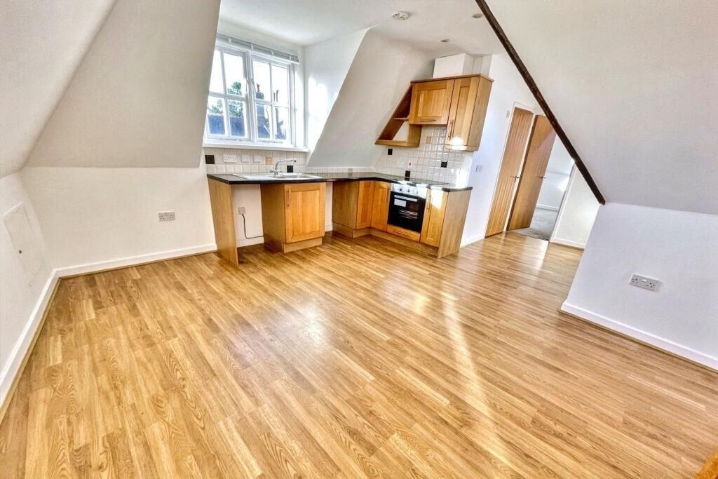 Wareham - 1 Bed Flat, Howards Lane, BH20 - To Rent Now for £800.00 p/m