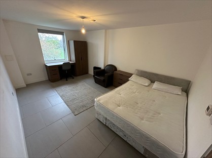 Room in a Shared Flat, St Rule Street, SW8