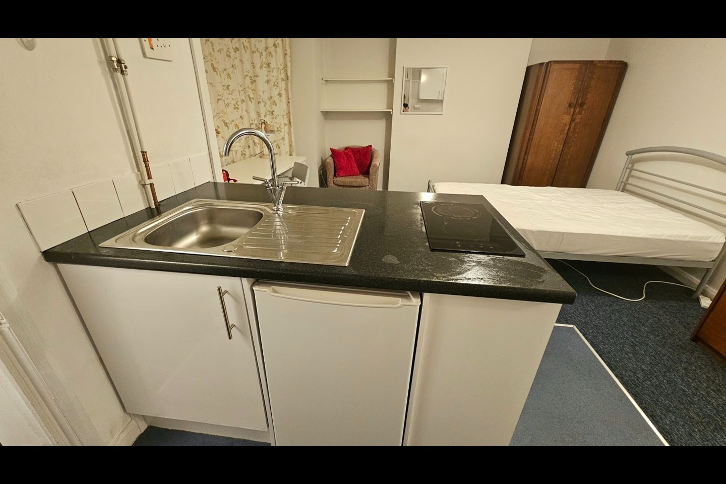 Studio Flat, Victoria Road, CB4 photo 2
