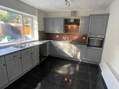 3 Bed Semi-Detached House, Langwell Drive, NG19