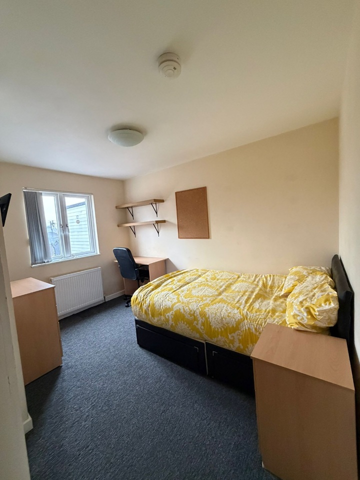 Room in a Shared House, Exeter Road, B29