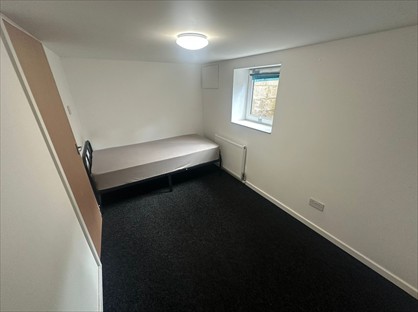 Room in a Shared House, Holly St, WF2