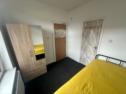 Room in a Shared House, Holly St, WF2