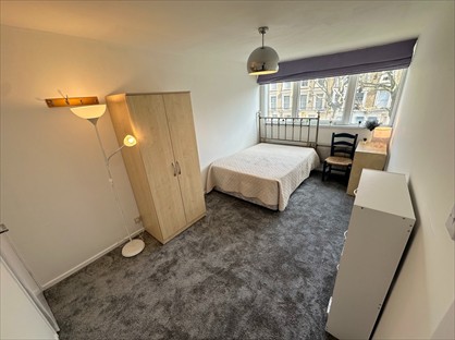 Room in a Shared Flat, Charfield Court, W9